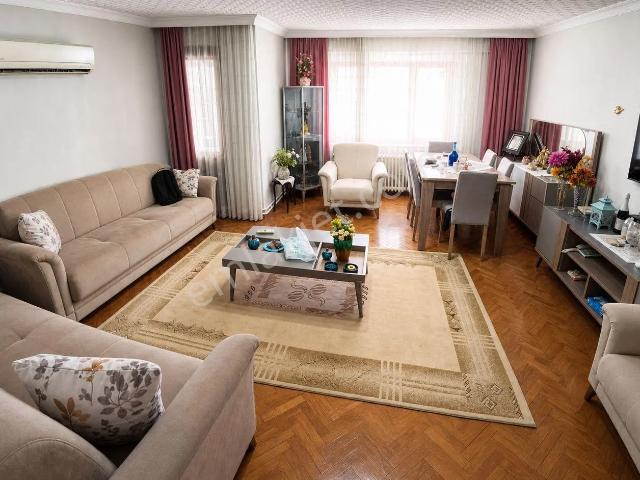 Ayvalıkta Tam Eşyalı 180 M² 4+1 Kiralık Apartman Dubleks