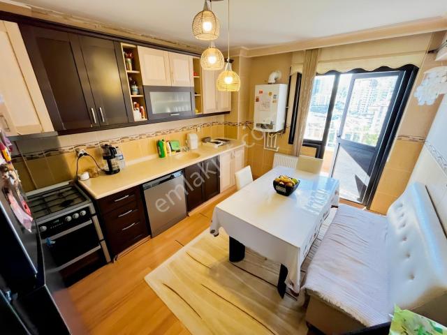 Ayvalı Mehtap Caddesi Üzeri 3+1 Asansörlü Geniş Manzaralı Daire