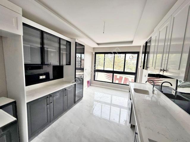 Ayvalı Sancaktepede Arakat E.banyo Acil Satılık Sıfır 3+1 Daire