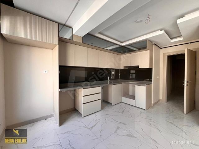 AYVALI'DA CADDE ÜZERİ SIFIR 2+1 LOFT DUBLEKS KİRALIK DAİRE