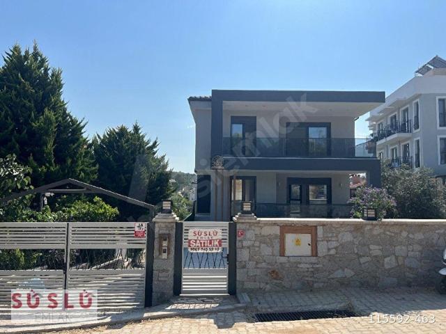 AYVALIK ALİÇETİNKAYA MH. SATILIK HAVUZLU LÜKS VİLLA