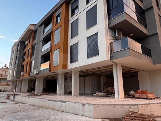 AYVALIK SARIMSAKLIDA DENİZE YAKIN SATILIK 1+1 DAİRE