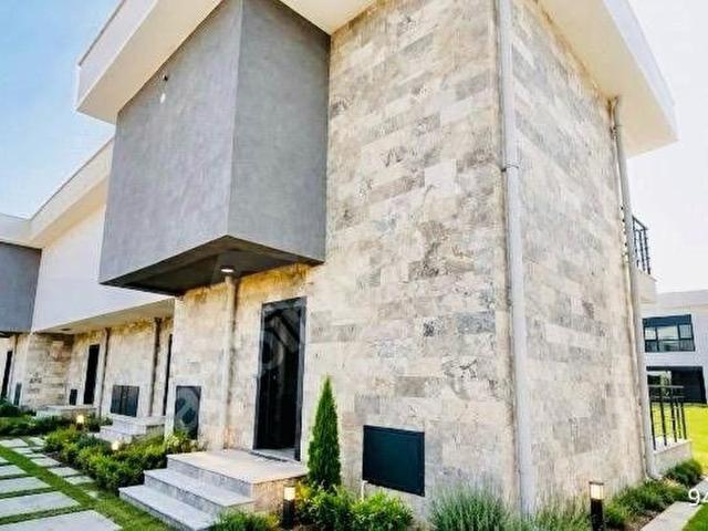 AYVALIK'TA İSKANLI GARDENİA SİTESİNDE YENİ VİLLA FIRSATI!