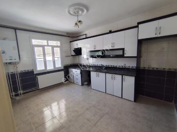 Ayyıldız Emlaktan 110 M2 2+1 Daire Doğalgazlı