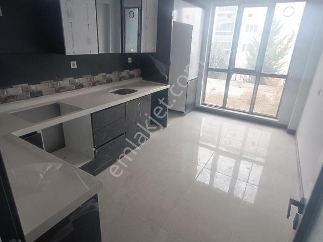 Ayyıldız Mahallesinde Satılık 4+1 İskanlı Villa
