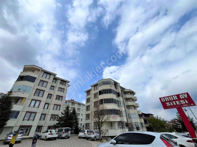 Ayyıldız Onuray Sitesinde Ful Yapılı Manzaralı 3+1 Satılık Daire