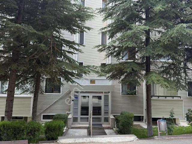 Çayyolu Koru Mahallesi Akçam Sitesi'nde 3+1 Daire