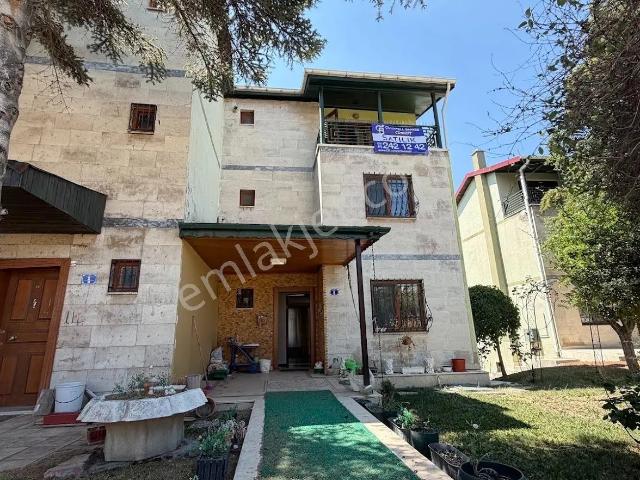Çayyolu Koruda Boş Oturuma Hazır 5+1 Satılık Villa