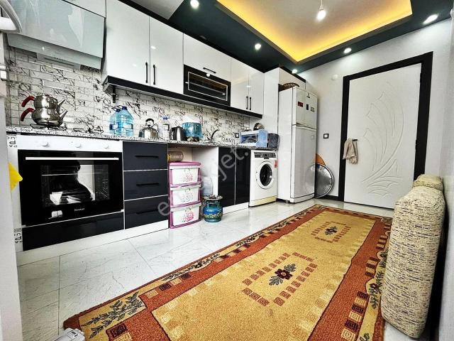 Az er Yapıdan Okullar Bölgesinde Ön Cephe İskanlı Satılık 3+1 Lux Daire!