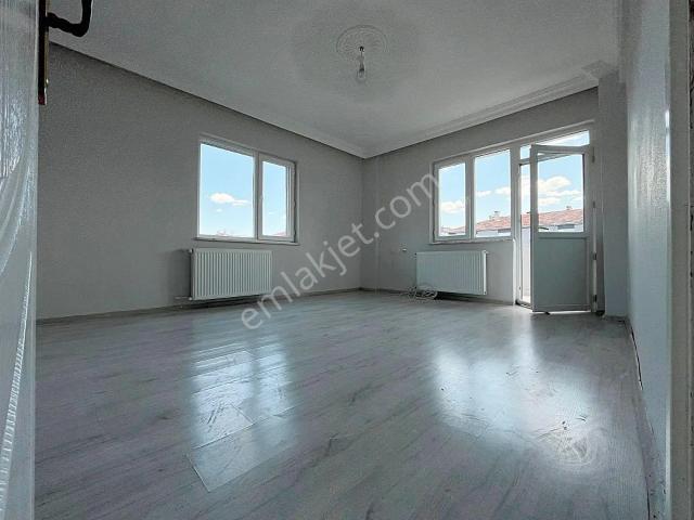 Az er Yapıdan Bahçelievler'de İskanlı 2+1 Kiralık Daire