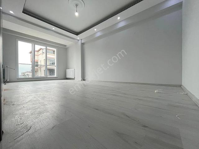 Az er Yapıdan Kapaklı'da 2+1 İskanlı Kiralık Daire