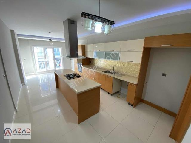 Azad bahçeli Bulvarı Site İçerisinde Kiralık 4+1 250m2 Daire