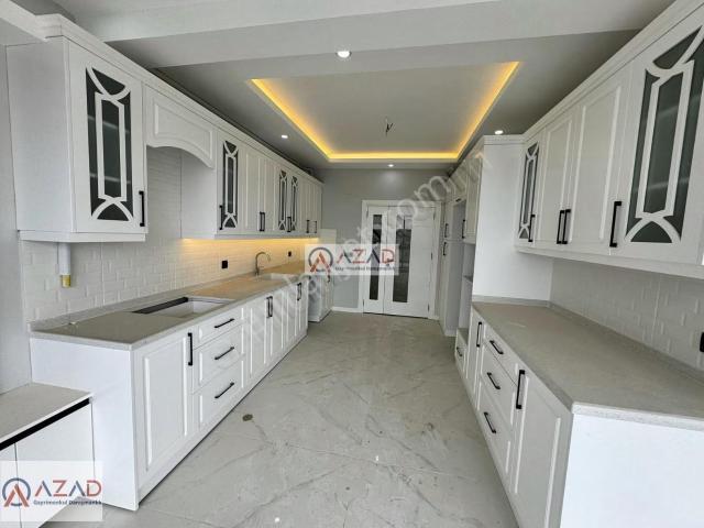 Azad fakıuşağı Mah. Polis Karakolu Civarı Satılık 4+1 Daire