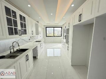 Azad fakıuşağı Turan Okulu Civarı Sıfır Kiralık 4+1 185m2 Daire