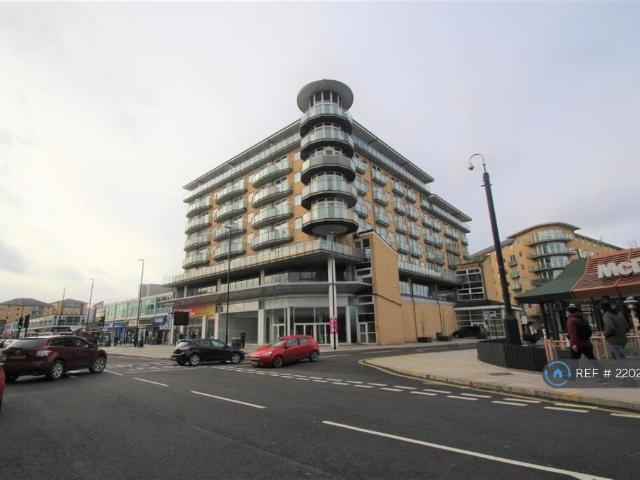 Azalea House, Feltham, TW13 2 bed flat to rent £1,800 pcm £415 pw