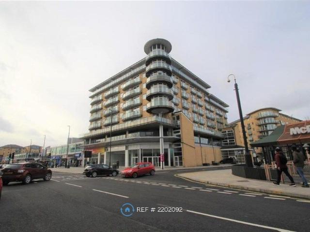 Azalea House, Feltham TW13, 2 bed flat to rent, £1,800 pcm | PrimeLocation