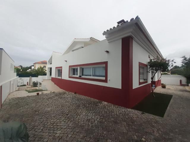 AZEITÃO, Vila Nogueira, T5 4 suites Piscina em Lote 640m2