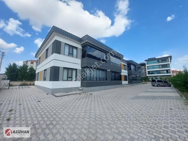 Azizhan'dan Şafak Caddesinde Kiralık 2+1 Daire