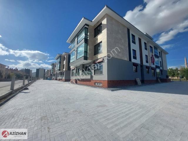 Azizhan'dan Kosova Mahallesinde Site İçinde 1+1 Satılık Daire