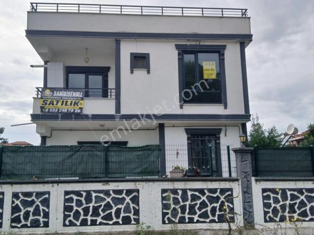 Aziziye Mahallesi’nde Acil Satılık 3+1 Villa Acil Satılık – Kaçırılmayacak Fırsat! 3+1