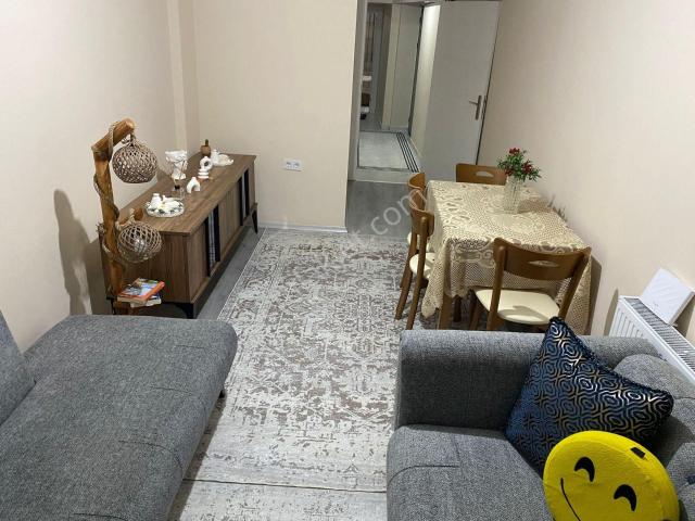 Azizoğlu Gayrimenkulden Üsküdar Merkezde Kiralık 1+1 Bahce Katı