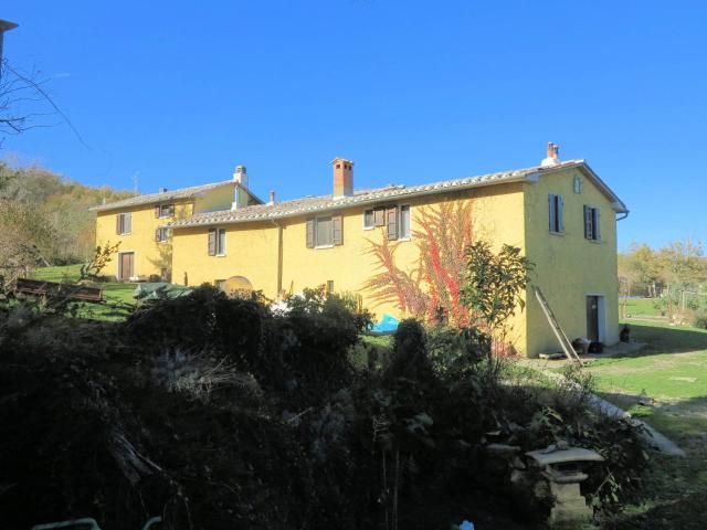 Azienda agricola in posizione panoramica in vendita a Montie. 691m² Montieri