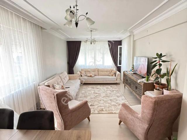 Şazimet Uysal Okulunun Yanında 3+140m2 Daire !