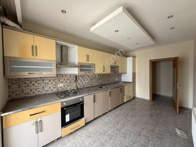 Azk'den Kaymakamlık Karşısı Site İçinde 4+1 Dairemiz Kiralıktır