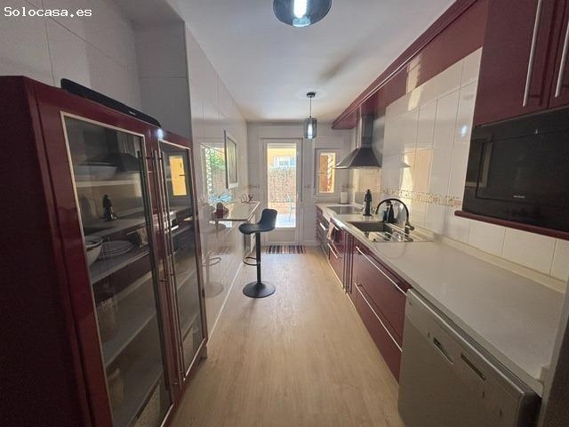 Azucaica. Chalet adosado RECIEN REFORMADO con 176 m2 con 4 habitaciones, 2 baños y 1 aseo