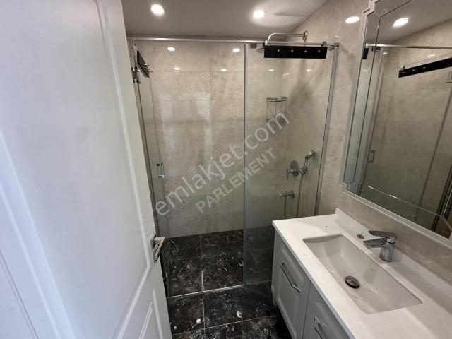 Azur Marmara Sitesi'nde 4+1 Deniz Manzaralı