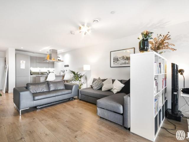 Azure Building, Stratford E15, 1 bed flat to rent, £2,300 pcm | PrimeLocation