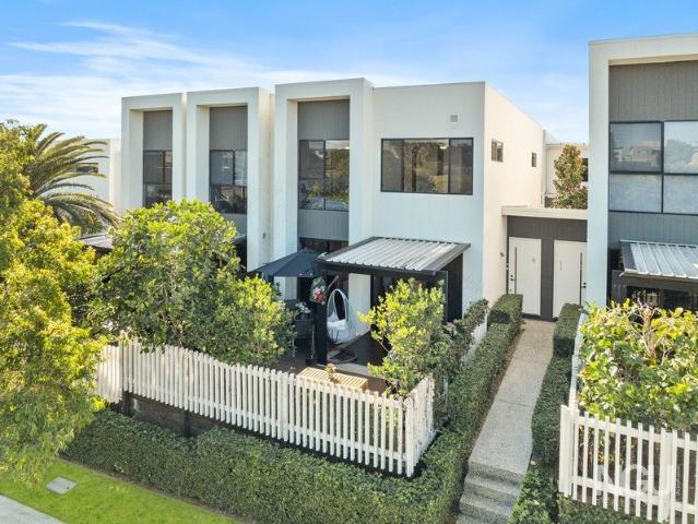 AZURE BUILT LUXURY | RESORT STYLE LIVING IN ROCHEDALE