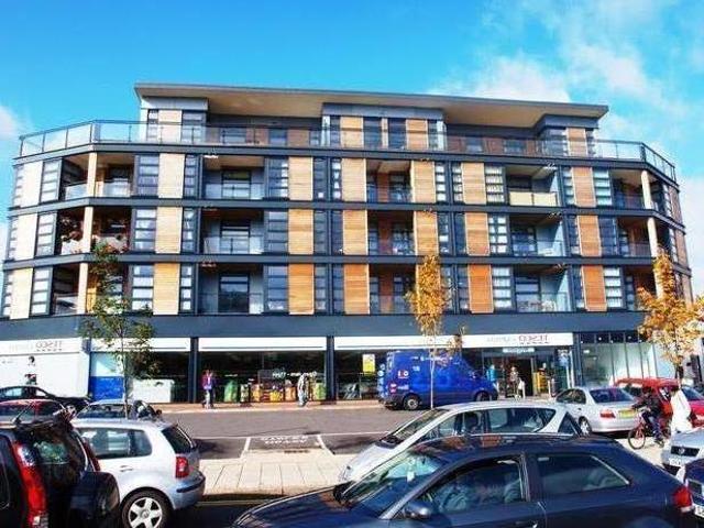 Azure Court, London, NW9 2 bed apartment to rent £1,900 pcm £438 pw