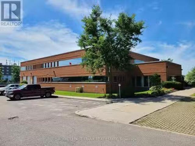 B11 415 Baseline Road W, Clarington Bowmanville, ON, L1C 1.