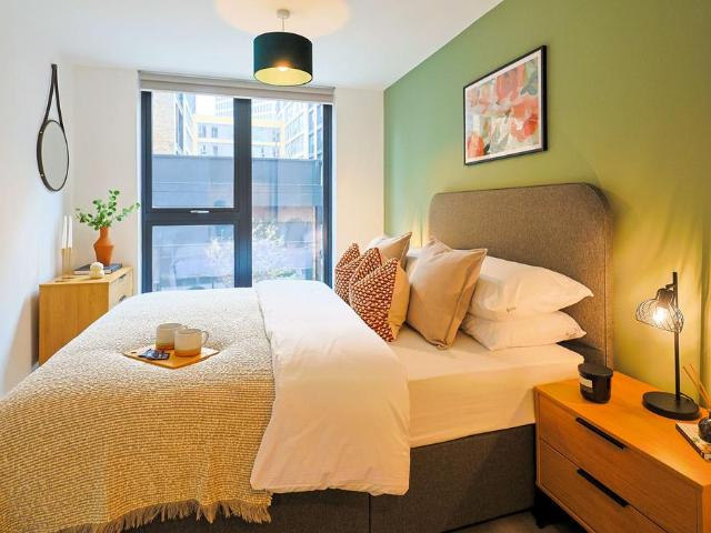 B317 Cranberry House, Redcliff Street. 1 bed apartment to rent £1,685 pcm £389 pw