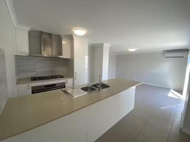 B/331 Lambeth Circle, Wellard, WA 6170