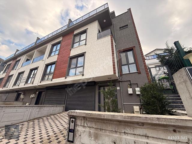 B.M REAL ESTATE SATILIK 3 KATLI BAHÇELI MUSTAKIL EV