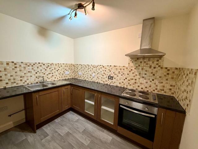 B Oxford Street, Ripley, DE5 1 bed flat to rent £650 pcm £150 pw