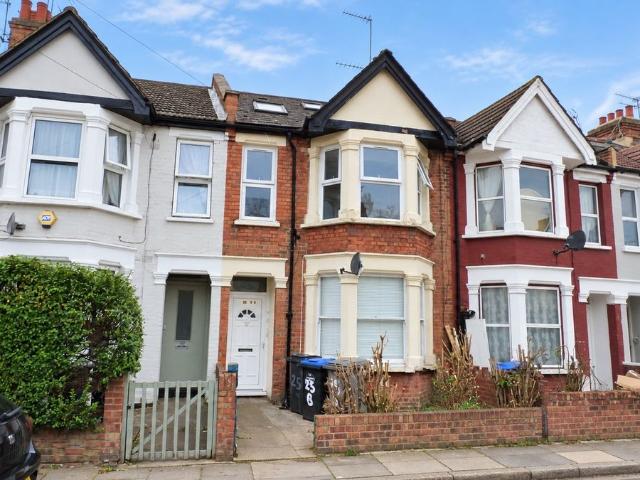 B Oldfield Road, London NW10, 3 bed flat to rent, £2,150 pcm | PrimeLocation