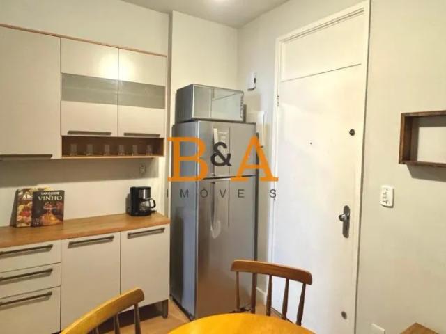 B&A Vende Excelente oportunidade em Copacabana! Reformado e pronto para morar ou investir