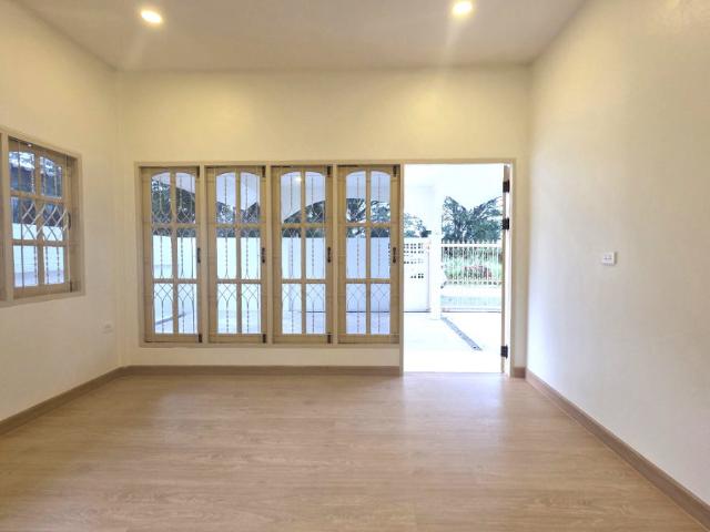 บ้านนอกโครงการ รีโนเวทใหม่ ใกล้สิ่งอำนวยความสะดวก #CMR100288