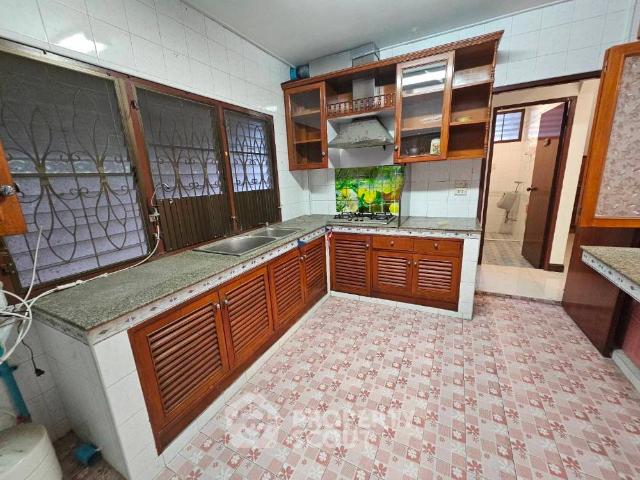 บ้านเช่า 4 ห้องนอน พื้นที่ 325 ตร.ม. ใกล้ BTS สำโรงเหนือ ID 1434