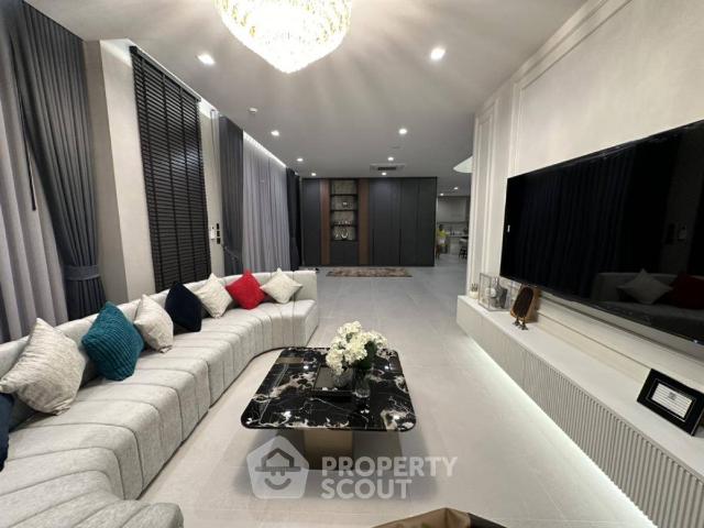 บ้าน 5 ห้องนอน ที่ แกรนด์ บางกอก บูเลอวาร์ด กรุงเทพกรีฑา ใน คลองสามประเวศ ID 2017