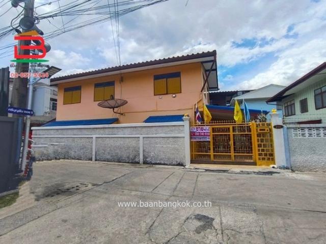บ้านเดี่ยว 2 ชั้น หลังมุม ซอยประชาราษฎร์ 32 ศรีบุญยืน เนื้อที่ 25 ตรว. โรงเรียนโยธินบูรณะ ถนนประชาราษฎร์ อ