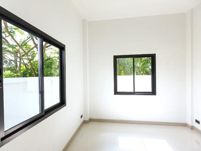 บ้านเดี่ยวติดถนนใหญ่ สันกำแพงสายใหม่ 15 นาทีจากสนามบินเชียงใหม่