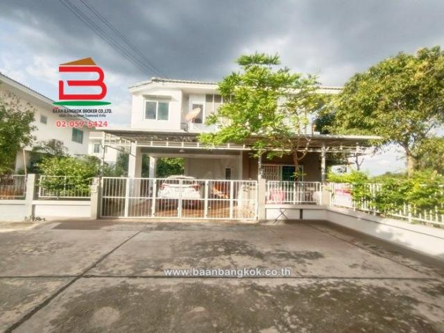 บ้านเดี่ยว หมู่บ้าน ภัทรีดาวิลล่า ซอยวัดหนองปรง เนื้อที่ 59.9 ตารางวา ตำบลบางเดื่อ อำเภอเมืองปทุมธานี จังหวัดปทุมธานี