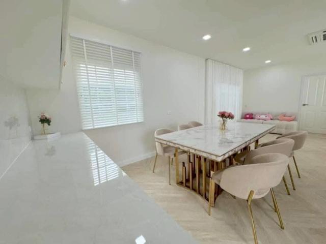บ้านเดี่ยวให้เช่า Golden Neo Sukhumvit Lasalle 4 ห้องนอน 4 ห้องน้ำ เฟอร์นิเจอร์ และ เครื่องใช้ไฟฟ้าครบ