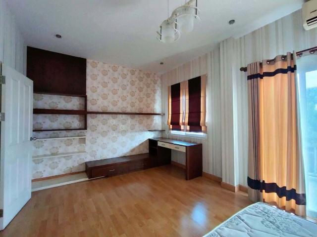 บ้านเดี่ยวหลังใหญ่ พร้อมเพรียง เมาท์เทนวิวล์ สันกำแพง ลดราคาพิเศษ! เหลือ 2.5 ล้าน 063 664 9