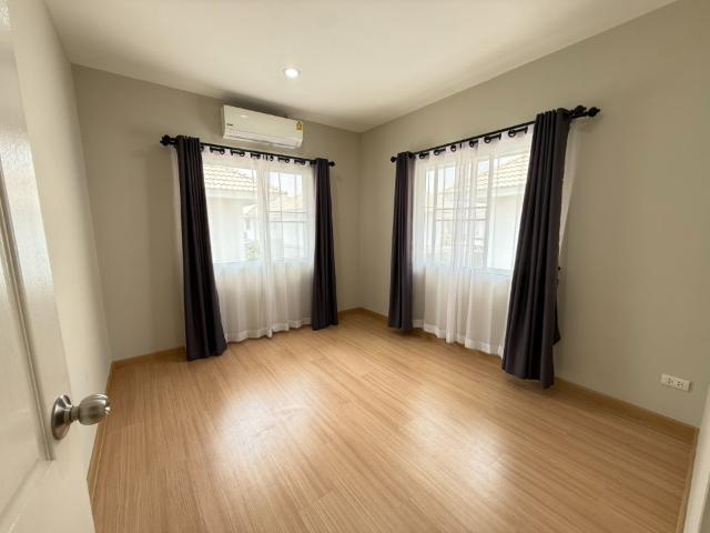 บ้านเดี่ยวแปลงมุม พร้อมเข้าอยู่ทันที ขายบ้านในโครงการ กาญจน์กนกวิลล์ 20 ใกล้สวนน้ำ Tube Trek Waterpark สันกำแพง เชียงใหม่ SW003652