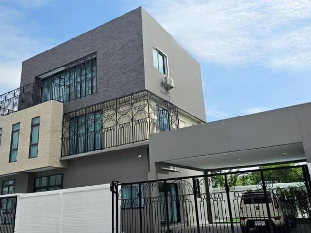 บ้านเดี่ยวสุดหรู โครงการเวโรน่า บาย อุ่นไอรัก หนองไม้แดง ชลบุรี